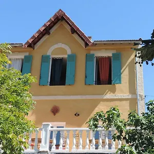 1001 Ocres Bed & Breakfast