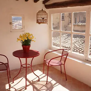 Longo Mai Bed & Breakfast